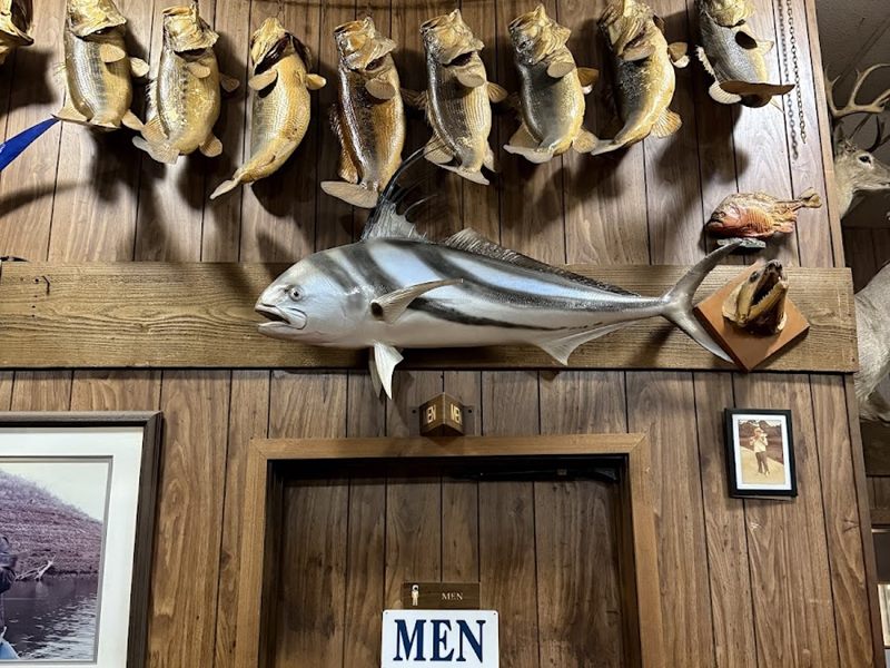 Angelo's Bar-B-Que interior